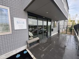 雨の日のエントランス  