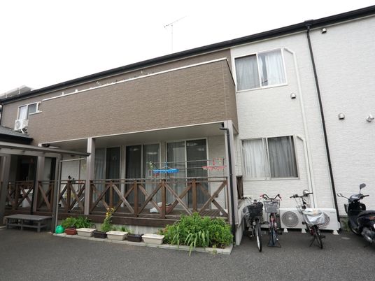 明るい平屋建て外観