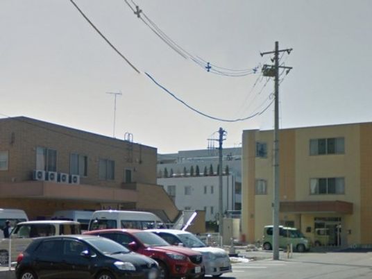 暖色系の建物外観