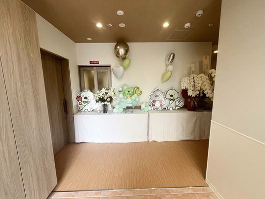 装飾された受付ロビー  