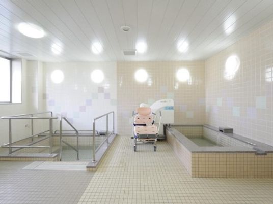 広々明るい洗い場