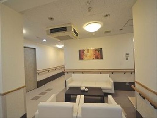 快適なラウンジの様子