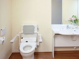 清潔で明るいトイレ空間