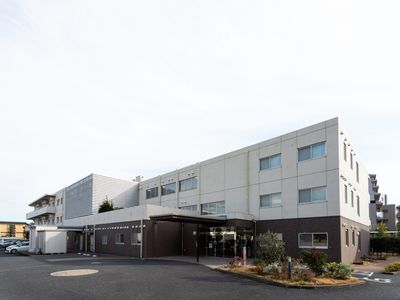 広い建物の外観