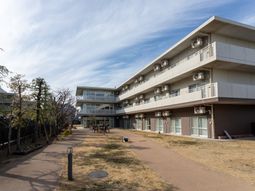 広々とした敷地