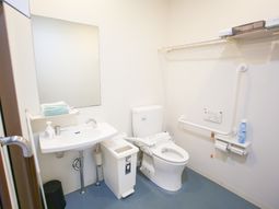 清潔感のあるトイレスペース