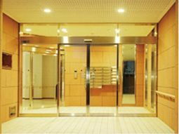 明るいエントランス