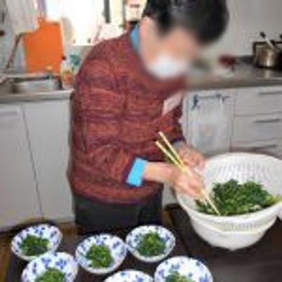 調理を楽しむ様子のキッチン