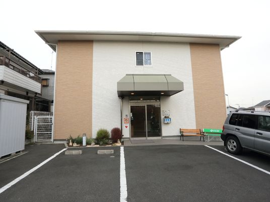 清潔な施設のエントランス
