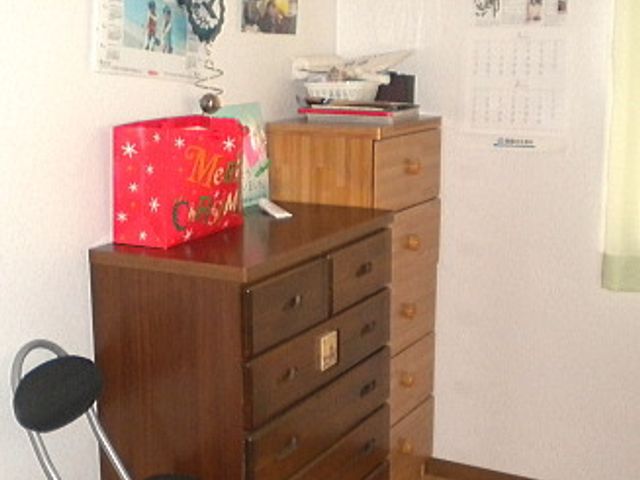 くつろぎの居室 居室 落ち着いた雰囲気の居室です。収納が充実しており、快適に過ごせます。