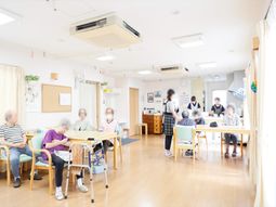 明るい共用スペースの様子