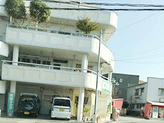外観の建物正面  