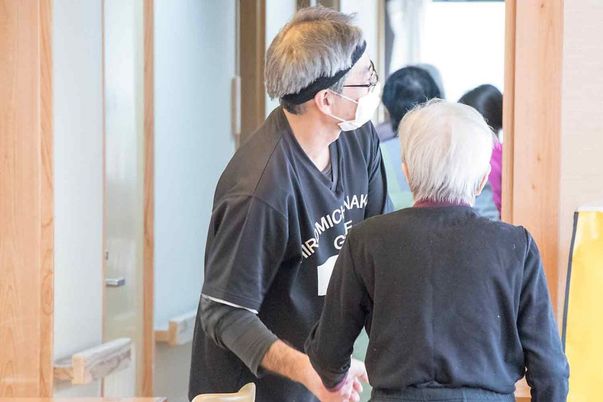 優しいサポートの場面