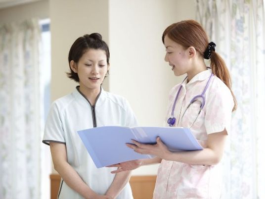 スタッフが情報共有中