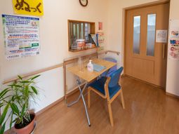 明るい待合スペース