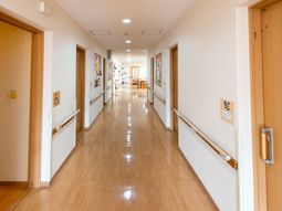 廊下の清潔な空間