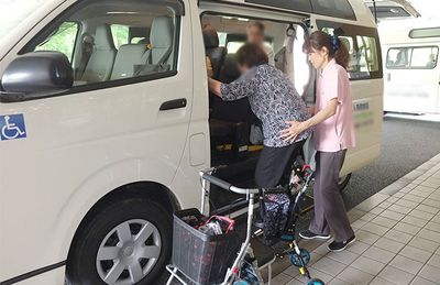 送迎車利用の様子