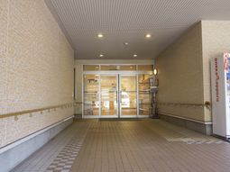 広々とした出入口