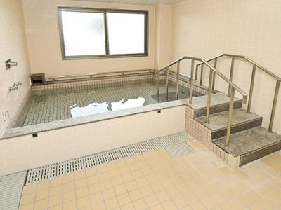 安心設計の清潔浴室