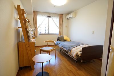 明るい居室のインテリア