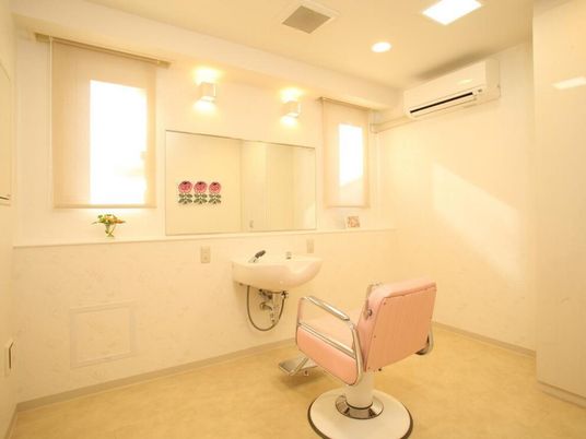 理美容室の椅子と洗面台