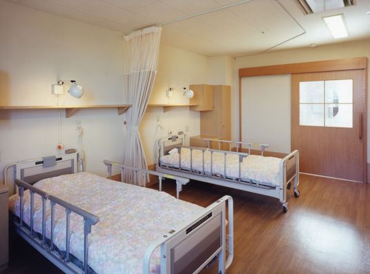 3床の居室  