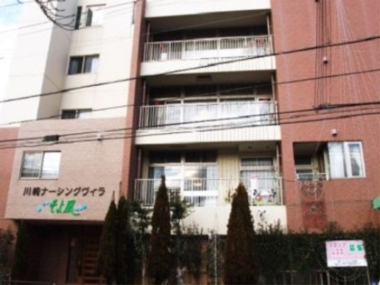 多階層建築の外観