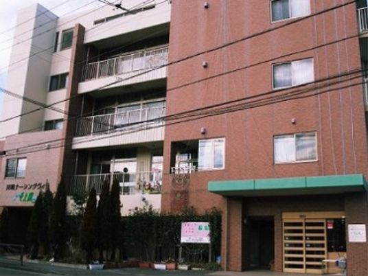 多階建ての建物外観