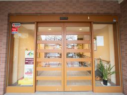 温かみのあるエントランス