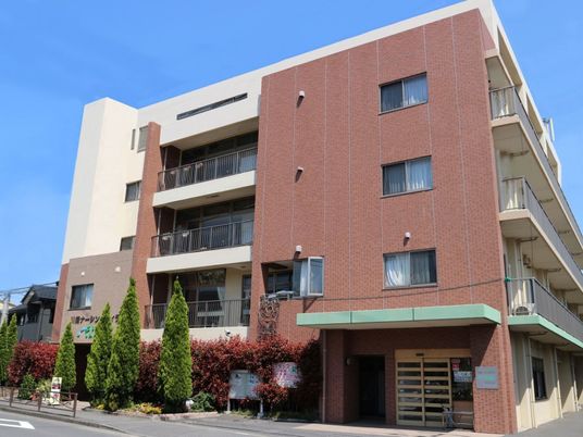 多階層建築の外観