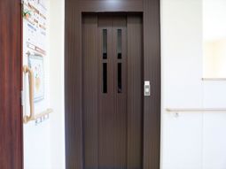 清潔な木製のドア
