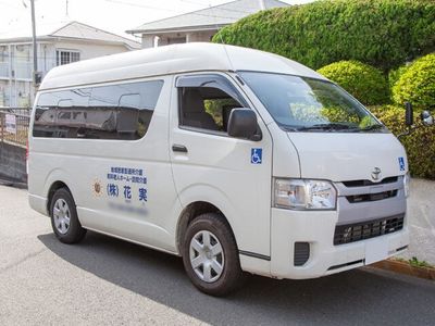 送迎用ワンボックス車