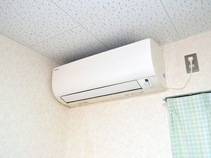 壁掛けエアコン  