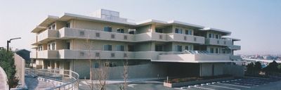 大きな建物外観