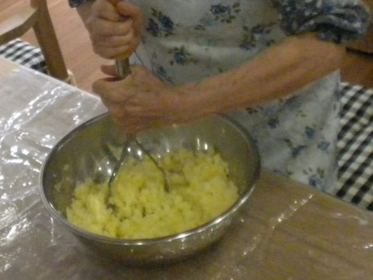 調理を楽しむ様子