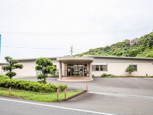 建物正面の外観  