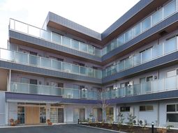 モダンな建物の外観