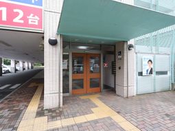 エントランスの外観