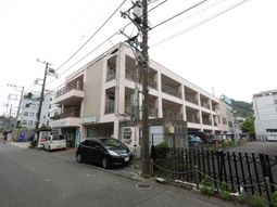 多階層建築の外観