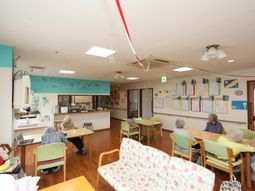 共用ラウンジの日常風景