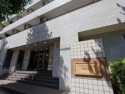 清潔感ある建物入口