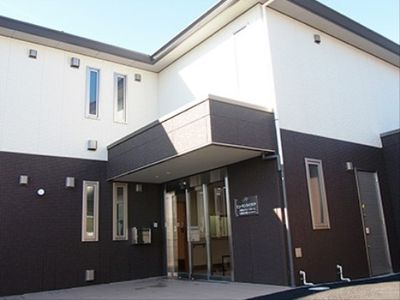 清潔感のある施設エントランス