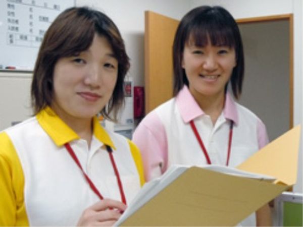 スタッフが活動を見守る様子