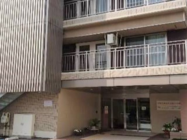 清潔な外観の建物 外観 アクセスしやすい場所に位置する建物で、すっきりとした外観が印象的です。明るくきれいなエントランスがお出迎えします。