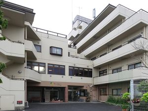 多階層の建物外観