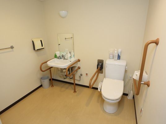 バリアフリーの洗面トイレ