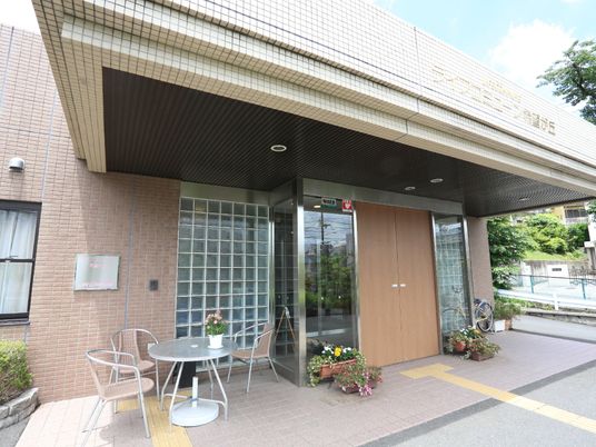 エントランスの明るい印象