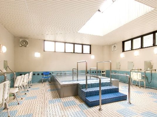 広々明るい浴室