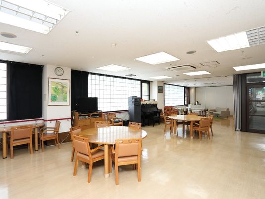 広々共用ダイニングスペース