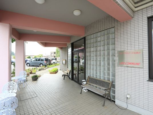 エントランスと植物